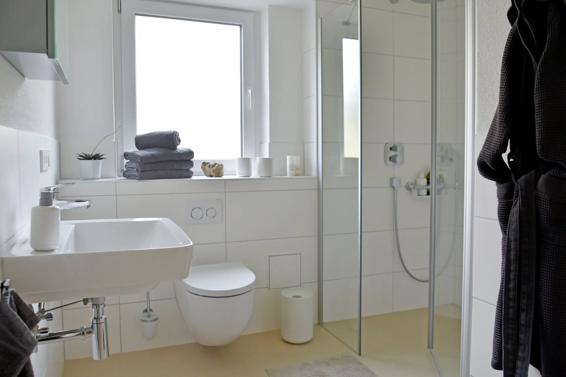 Bad mit begehbarer Dusche