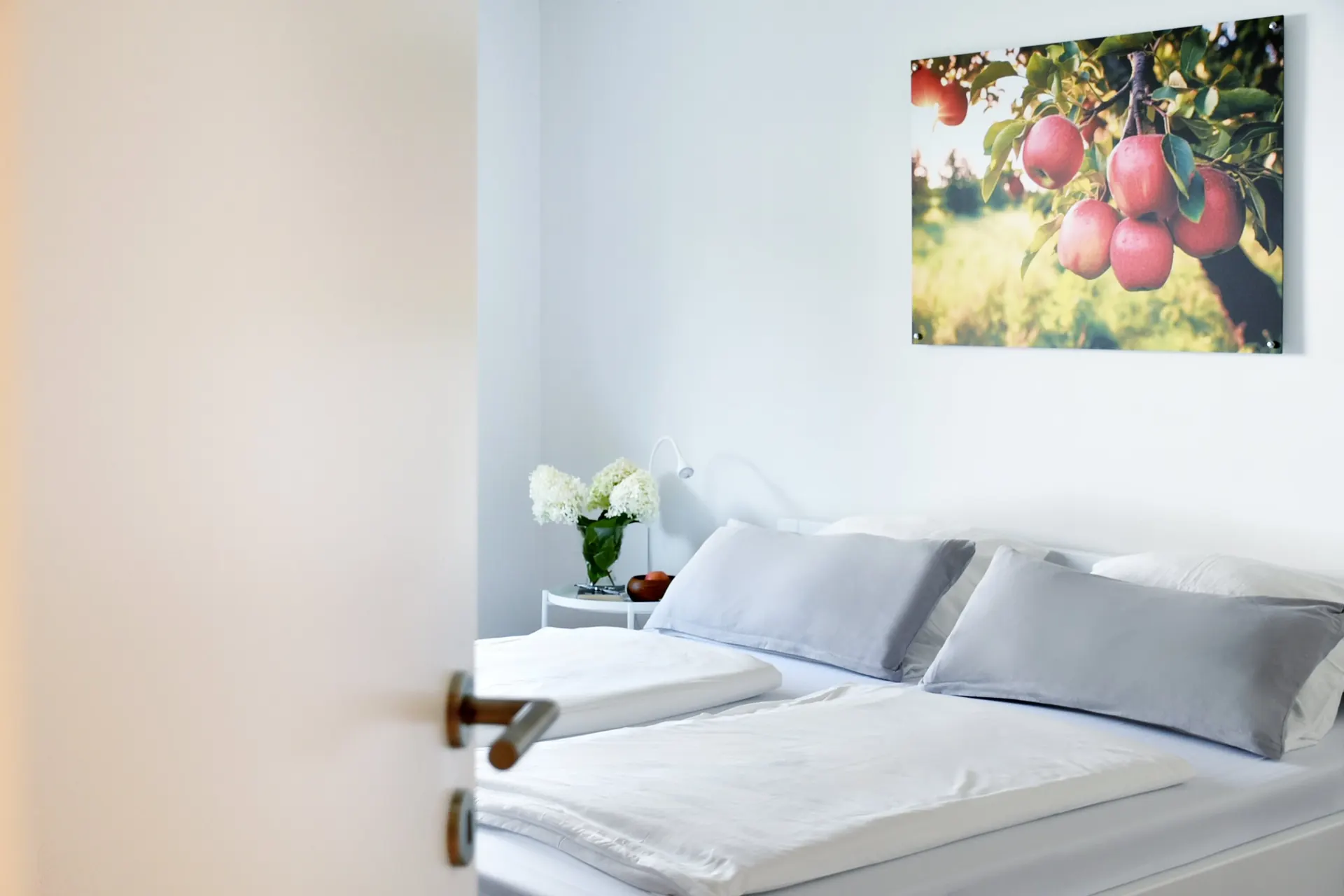 Schlafzimmer mit Doppelbett